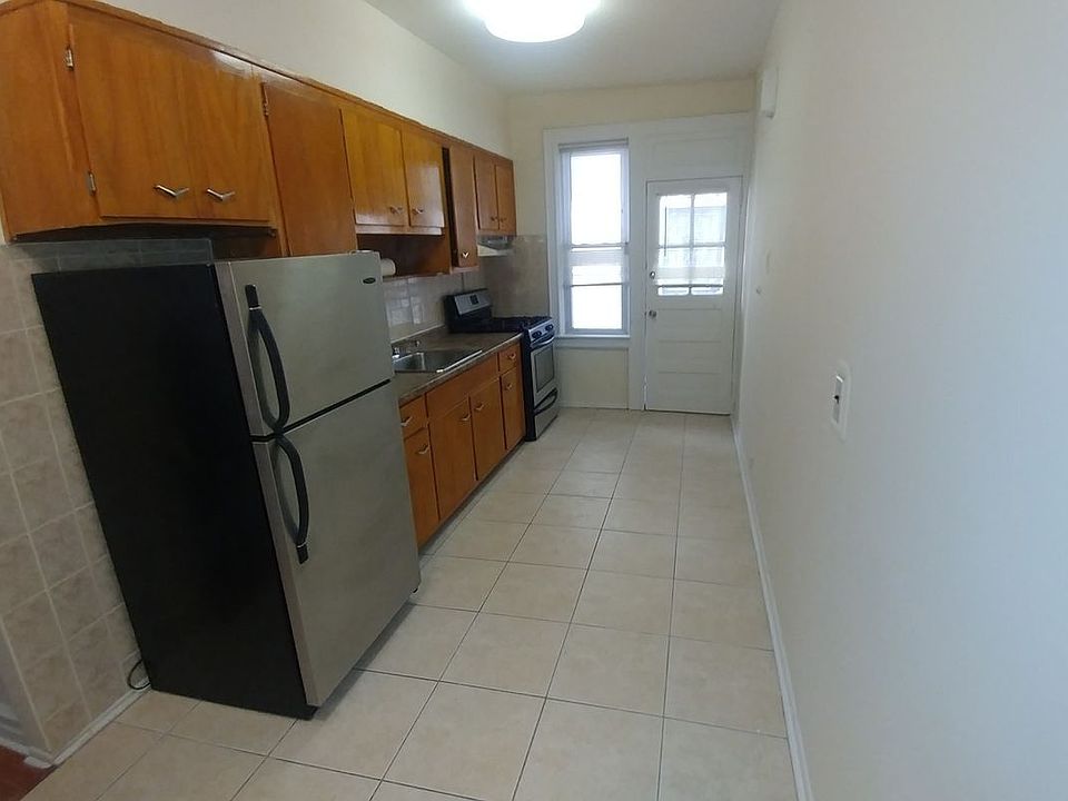 1st image of 2517 24th Ave APT 1B