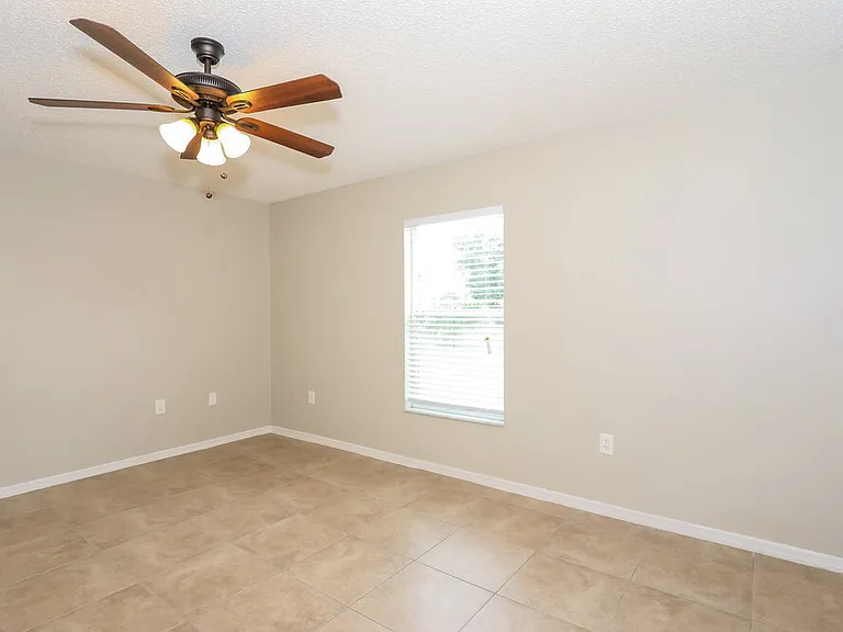 505 Reddicks Cir — Photo 5