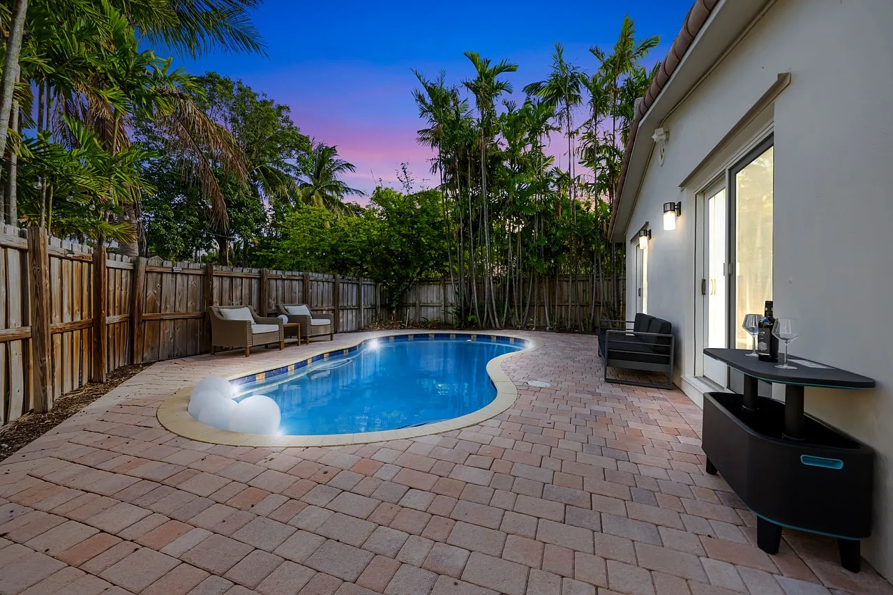 3 bed, 1600 sqft, $6,200 — Photo 3