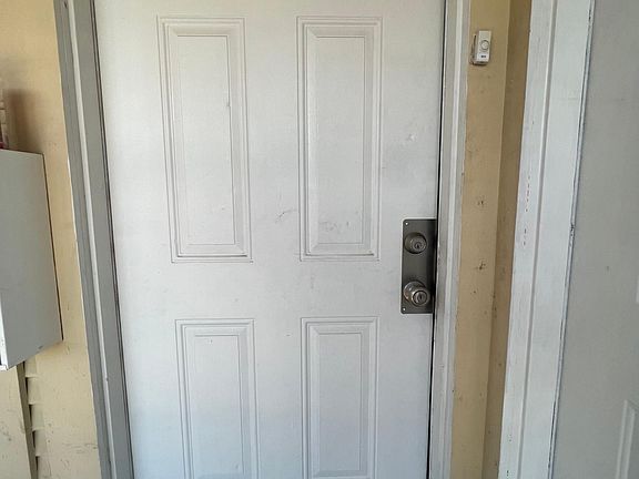 2nd image of 213 E Park St #213