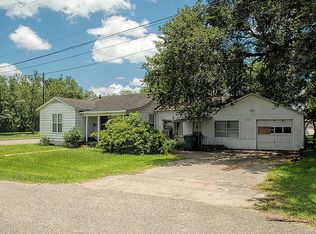 608 E Coombs St, Alvin, TX 77511