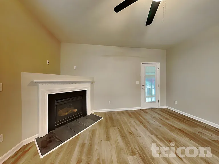 3118 Genlee Dr — Photo 2