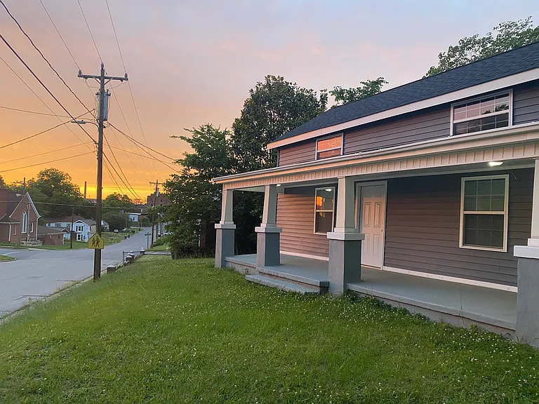 305 S Harris St — Photo 4
