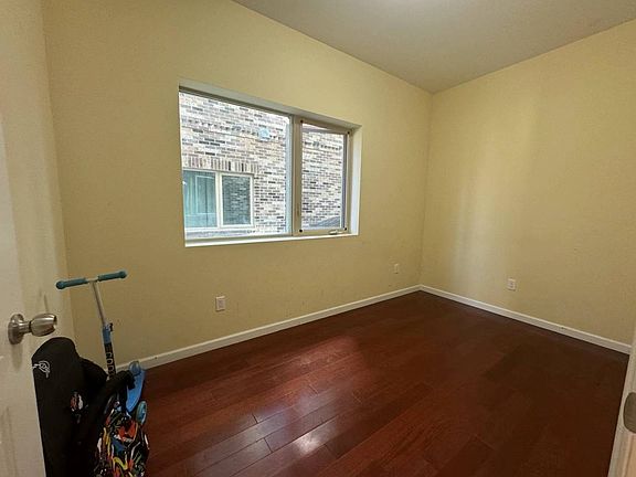 4th image of 42XX 165th St Floor 1