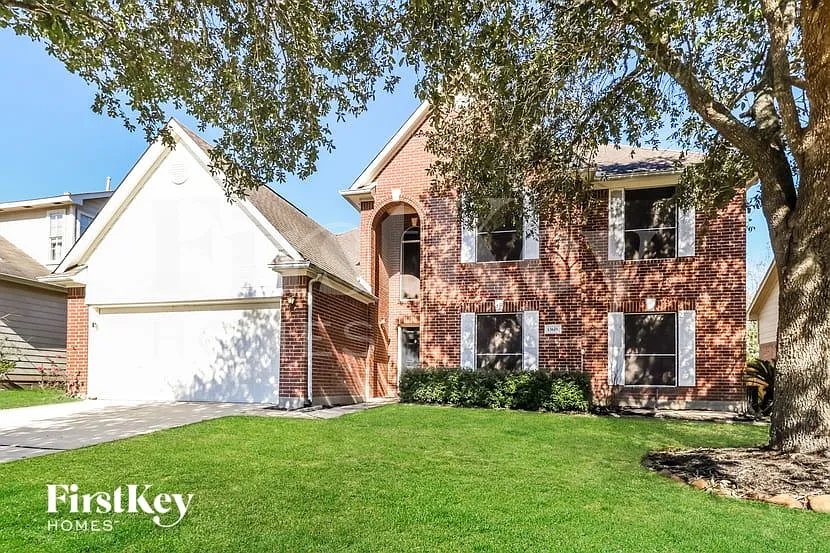 4 bed, 2.5 bath, 2492 sqft, $2,630 — Photo 1