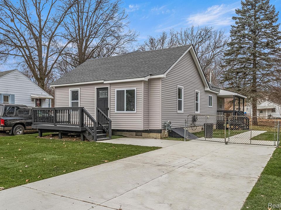1st image of 36014 Farragut Ave