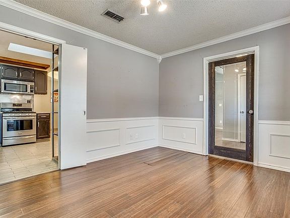 4th image of 1421 Knob Hill Dr