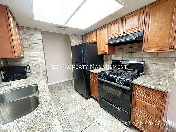 4th image of 4561 Carriage Park Dr #A