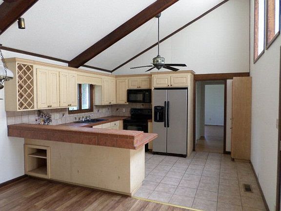 4th image of 2318 Riverhill Dr