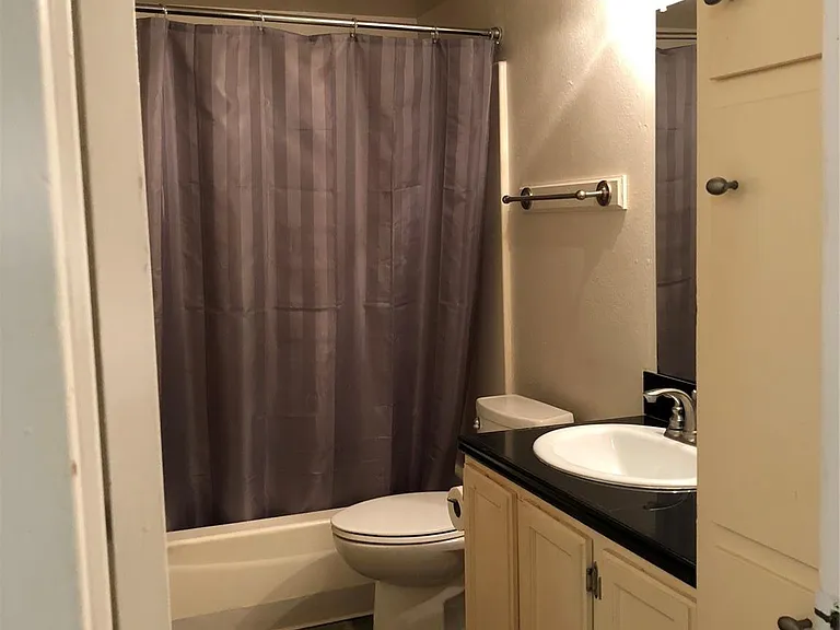 1000 W 26th St #105 — Photo 13