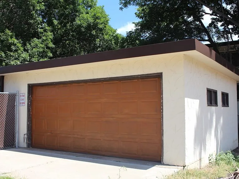 217 S Spring Ave — Photo 43