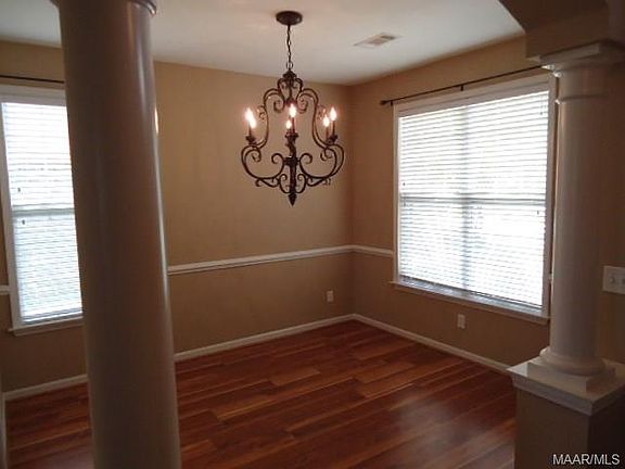 3rd image of 8956 Alderwood Way