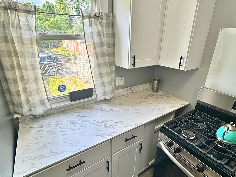 548 Radnor Ave — Photo 7