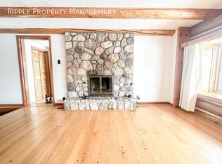 6407 58th St NW, Calgary, AB T3A4R5