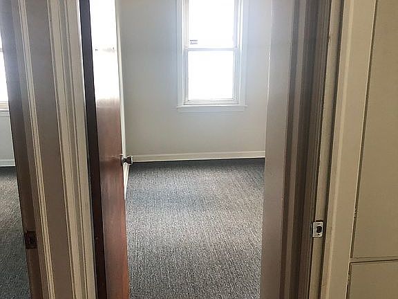 4th image of 878 880 Storer Ave