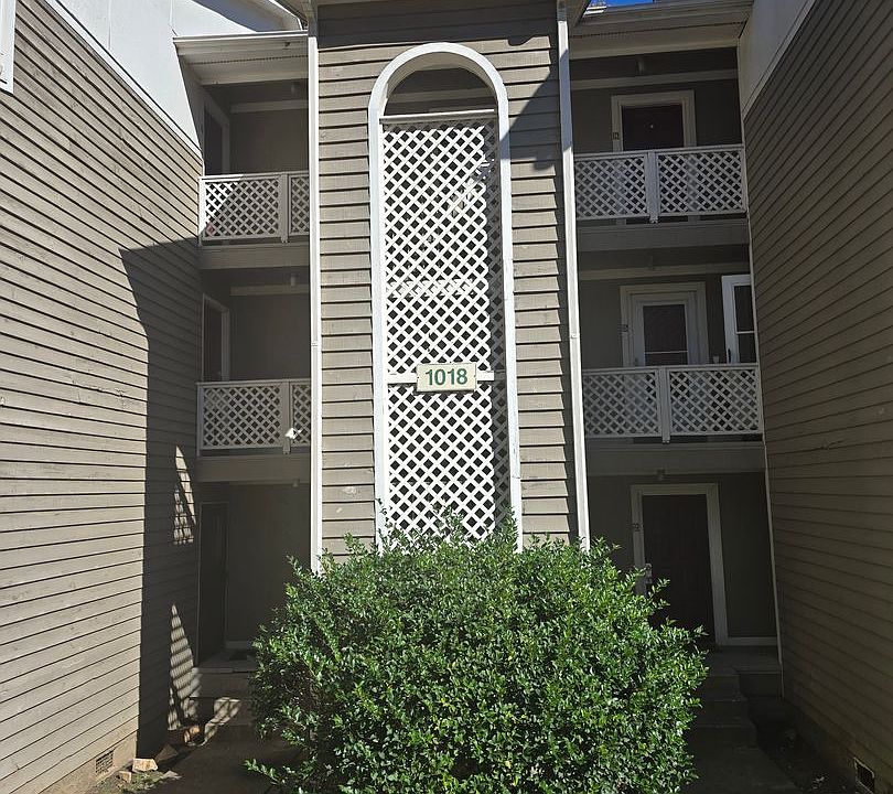 1st image of 1018 Wood Creek Dr APT 8