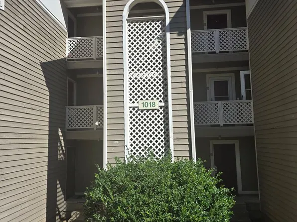 1018 Wood Creek Dr APT 8, Fayetteville, NC 28314