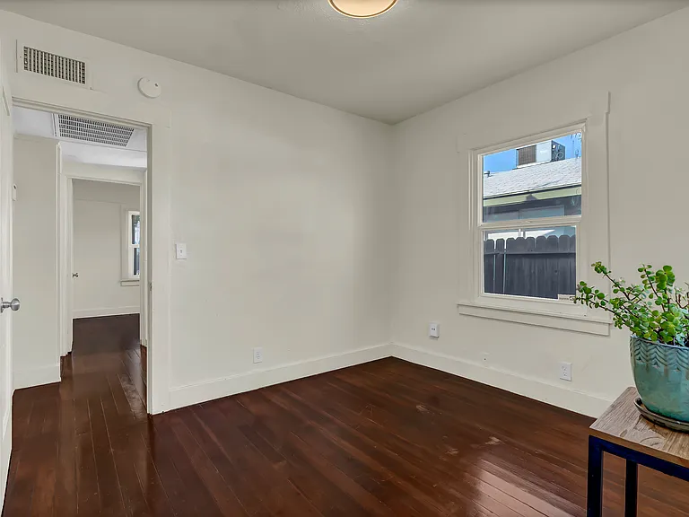 916 S Encina St — Photo 10