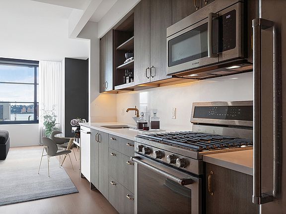 3rd image of 515 W 38th St APT 27J