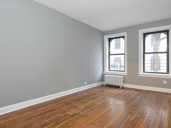 4th image of 427 W 51st St APT 1L
