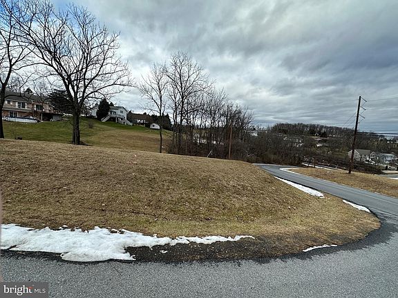 2nd image of 1122 Wynonah Dr