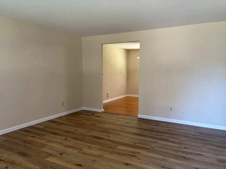 6537 Highbury Rd — Photo 6