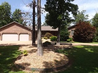 211 Woodstone Rd, Bull Shoals, AR 72619