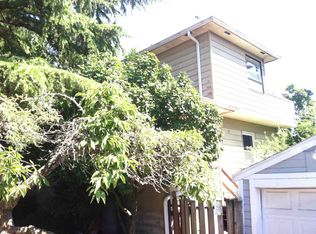 8819 12th Ave NE, Seattle, WA 98115