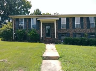 17 Royal Coach Cir, Bessemer, AL 35022
