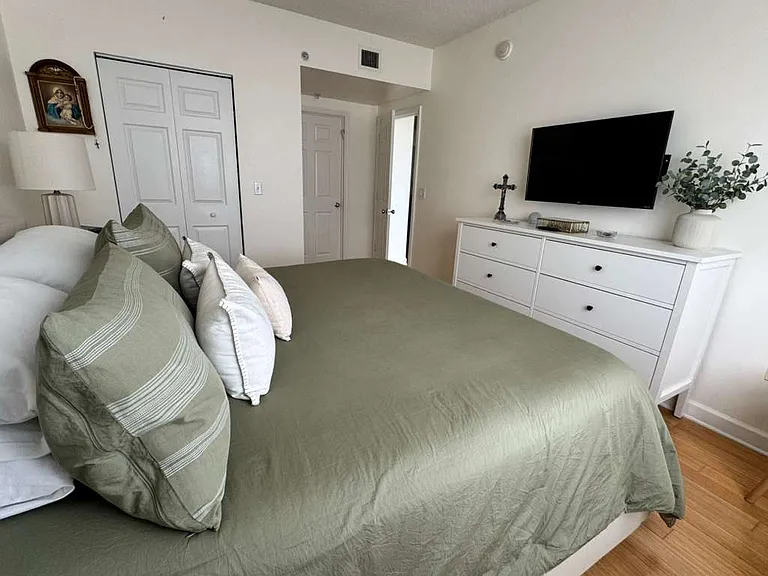 17145 N Bay Rd #Penthouse 4609 — Photo 39