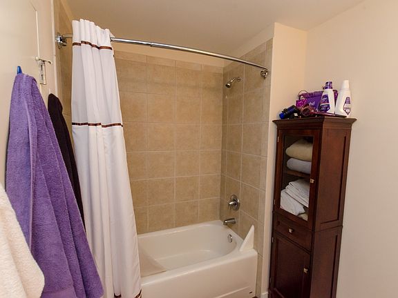 4th image of 4015 N Milwaukee Ave Unit 215