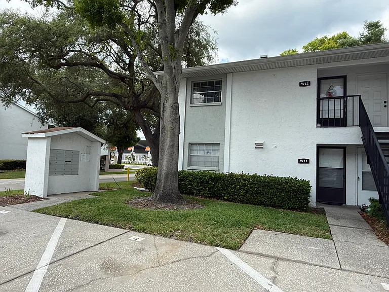 3802 N Oak Dr #W11 — Photo 13