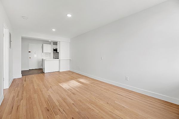 1st image of 200 E 17th St #4K