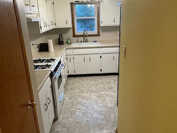 4th image of 5547 W Higgins Rd