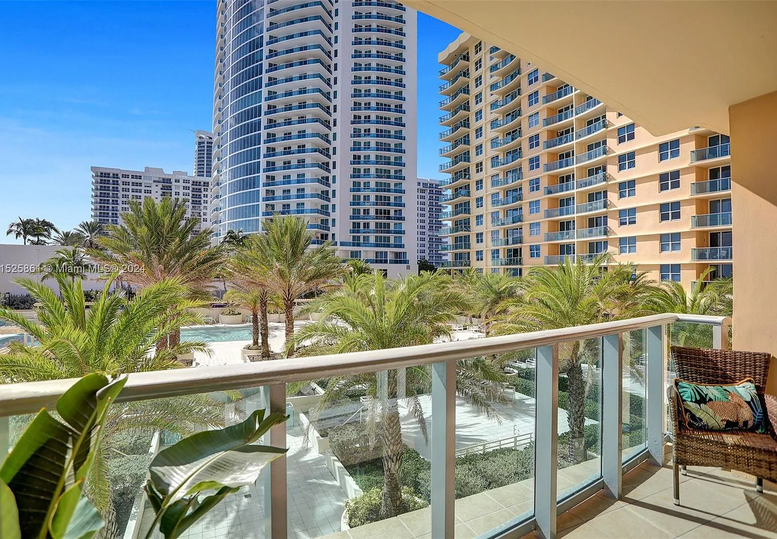 Wave Condo — Photo 4