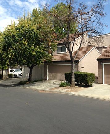 3rd image of 2609 S Park Ln