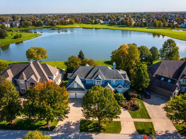 3643 White Eagle Dr, Naperville, IL 60564