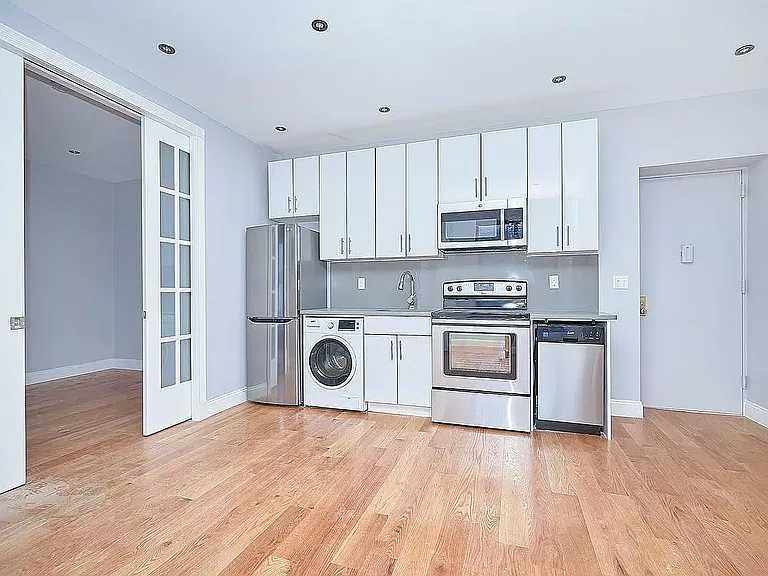 854 W 180th St #2D — Photo 1