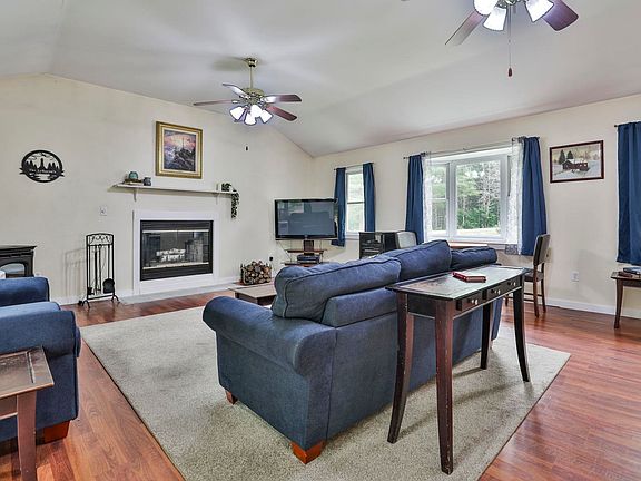 3rd image of 10 N Mason Road