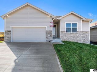 21715 McClellan Dr, Gretna, NE 68028