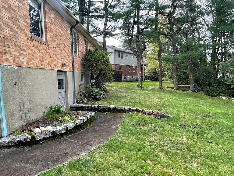 204 Follen Rd — Photo 23
