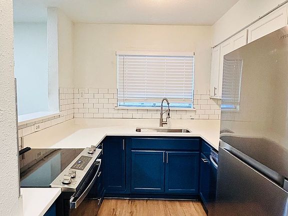 2nd image of 5921 Gaston Ave APT D