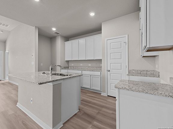 5th image of 8603 Smithers Avenue
