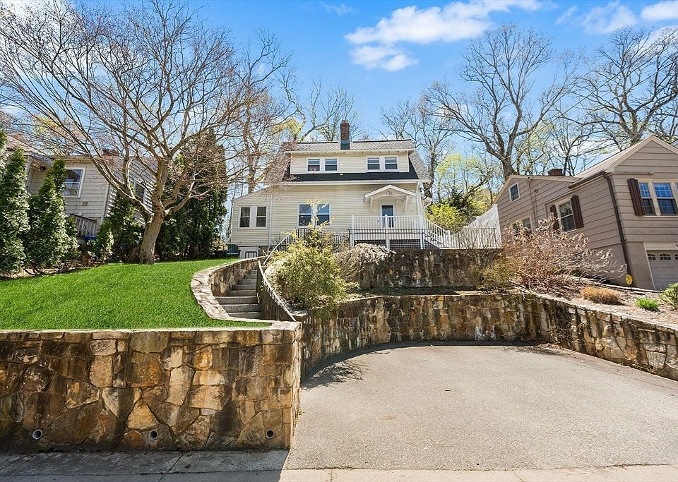 1st image of 76 Paul Revere Rd