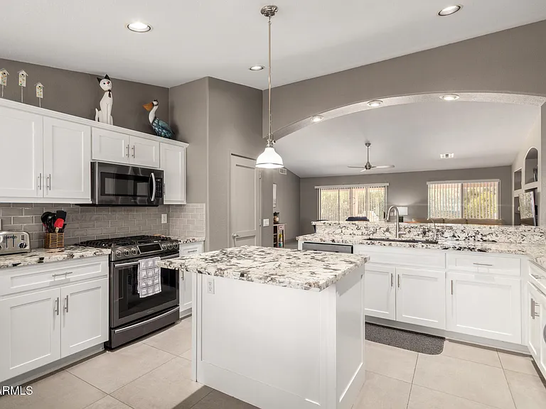 9637 E Sundune Dr — Photo 1