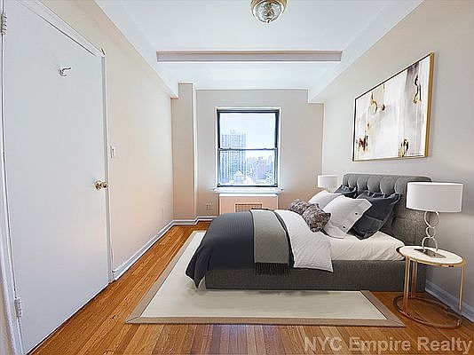 3rd image of 301 E 38th St APT 6C