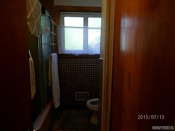 5th image of 74 Dania Dr