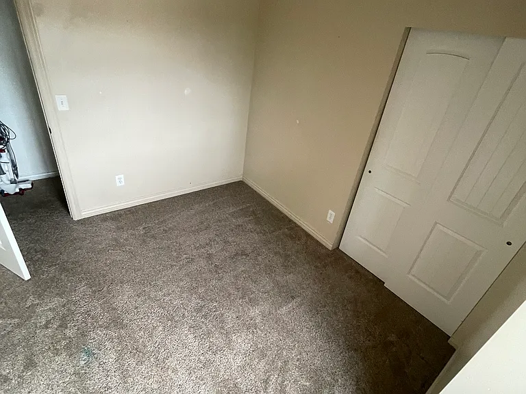 4028 E Clark Cir — Photo 8