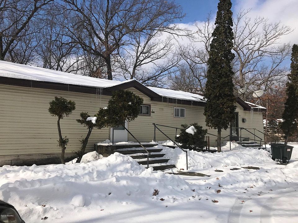 1st image of 15845 Lake Dr