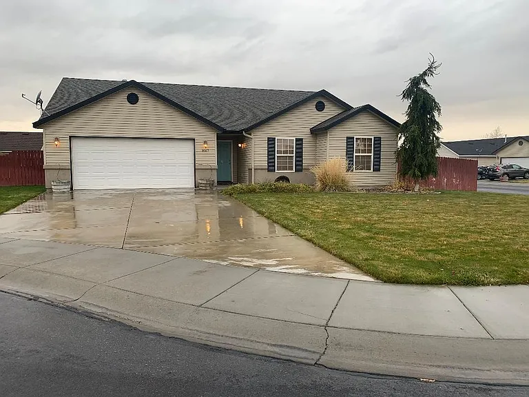 1067 Arrow Wood Ct — Photo 1